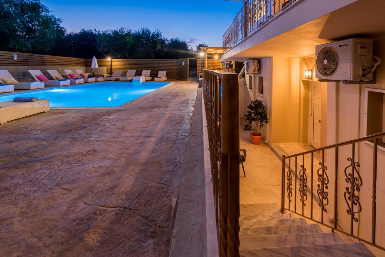 Asante Group Holiday Homes Циливи Екстериор снимка