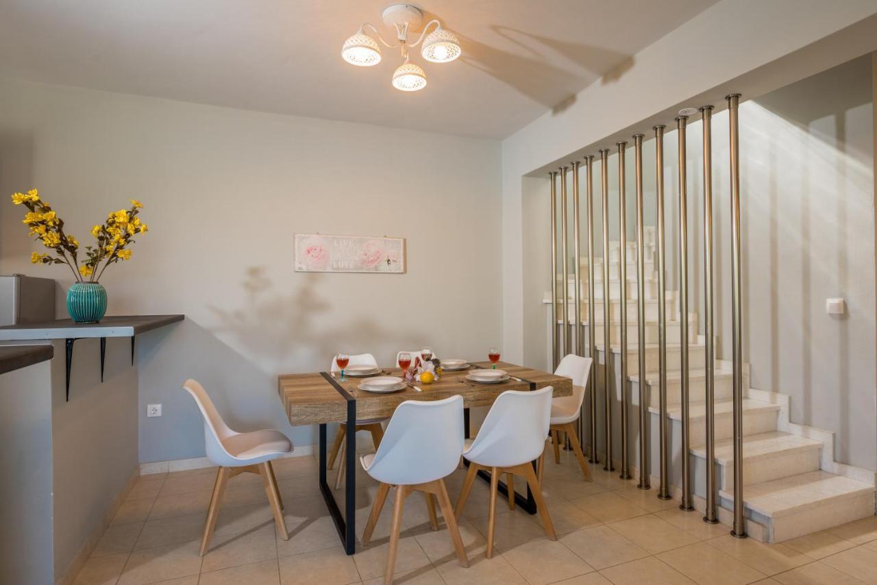 Asante Group Holiday Homes Циливи Екстериор снимка