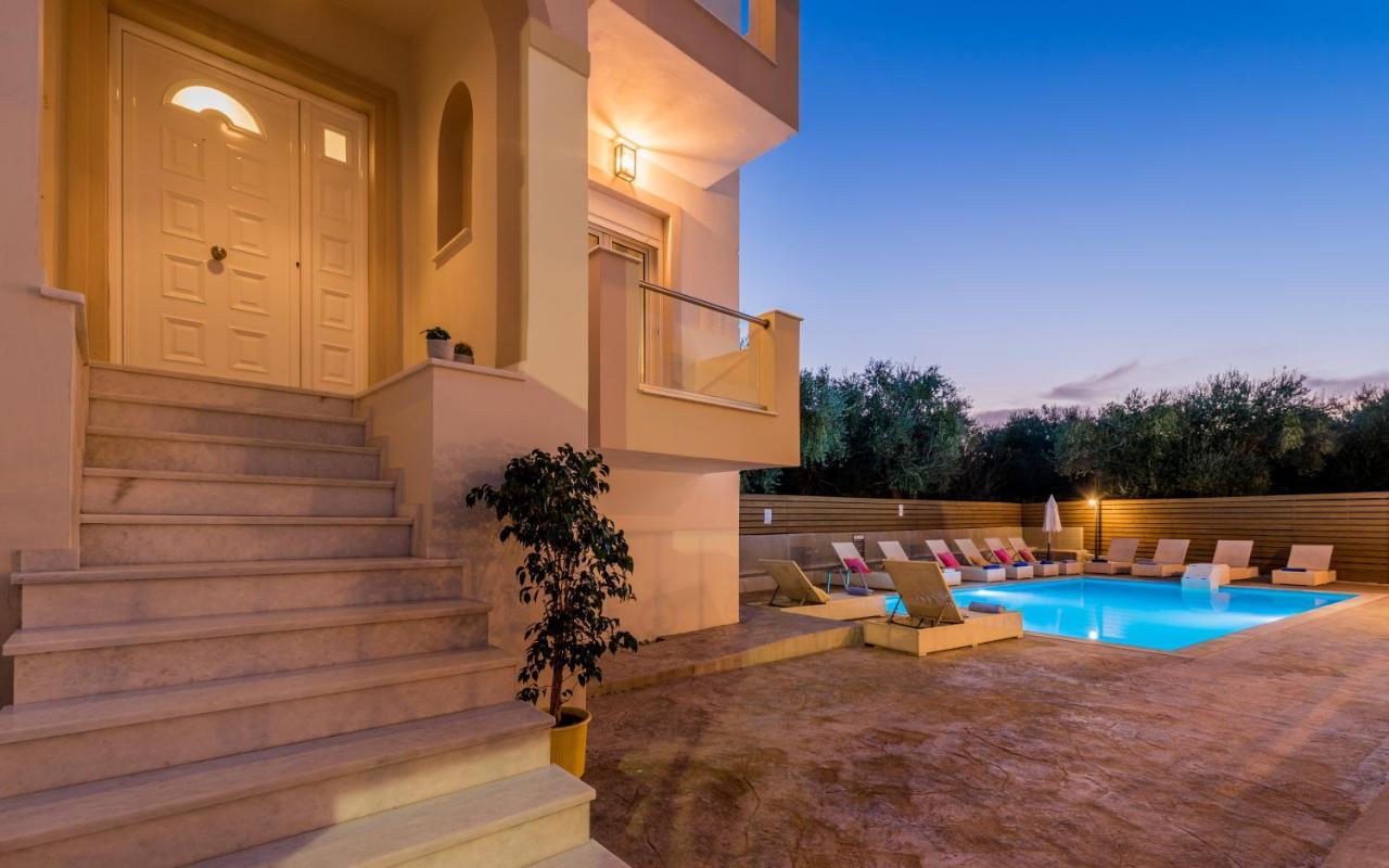 Asante Group Holiday Homes Циливи Екстериор снимка