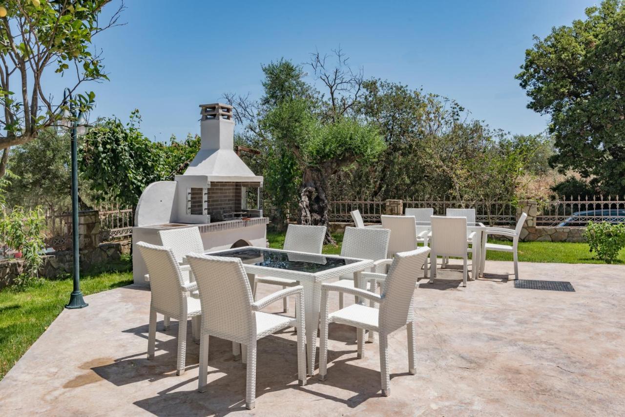 Asante Group Holiday Homes Циливи Екстериор снимка